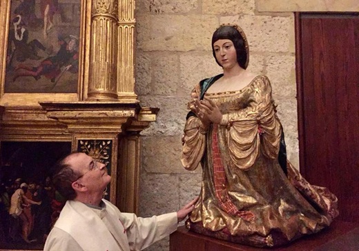Escultura de la reina Isabel en la Capilla Real. IDEAL 