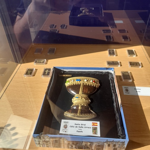 Inaugurar en la Oficina de Turismo de Rueda la exposición "Numismática, Filatélica, Medallística y Memorabilia sobre la Semana Santa" Inaugurar en la Oficina de Turismo de Rueda la exposición "Numismática, Filatélica, Medallística y Memorabilia sobre la Semana Santa"