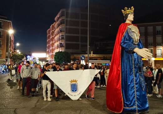 Desfile de carrozas en Medina del Campo. A. Sánchez