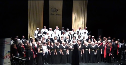 Voces Amigas en el Auditorio Municipal "Emiliano Allende", de Medina del Campo, en el concierto por la celebración del XXXI aniversario 2025