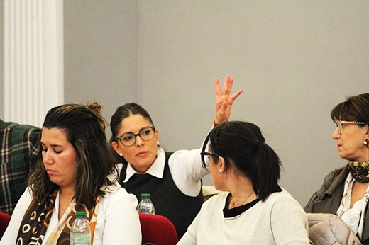 Atenea Santana solicita la palabra // Paula de la Fuente