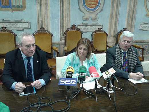 Centro Regional de la UNED de Palencia, Juan de Dios Casquero, Teresa López Martín, alcaldesa de Medina del Campo y el Coordinador de la extensión de Medina del Campo de la UNED, José Antonio Orejas Casas