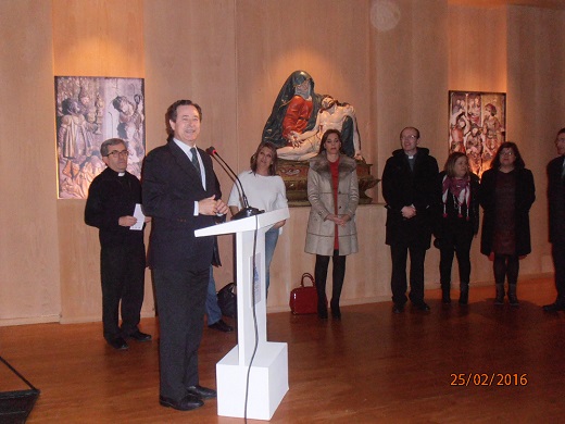 D. Antonio Sánchez del Barrio Director del Museo de las Ferias de Medina del Campo presentando la primera muestra monográfica sobre Juan Picardo