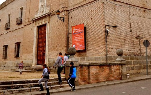 Fachada de la iglesia del Hospital Simón Ruiz. / F. J.