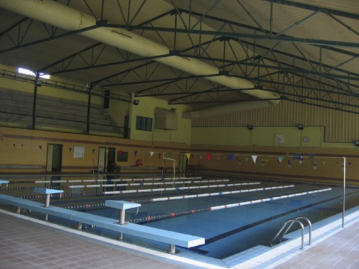 La polémica por la piscina climatizada de Medina continúa y el PSOE pide su reapertura como herramienta para la lucha contra el COVID.