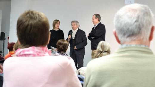 Cristina Aranda, concejala de cultura, Emiliano Allende Zapatero y Antonio Sánchez del Barrio en la presentación del ciclo "Las Tardes del Museo
