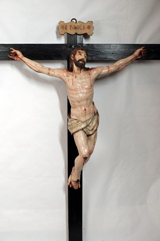 CRUCIFICADO EXPIRANTE. Anónimo vallisoletano. Hacia 1620.Madera tallada y policromada / 75,5 x 72,5 x 20 cm (cruz: 130,6 x 94,7 x 4,8 cm). Fundación Simón Ruiz. Obra depositada en el Museo de las Ferias. Obra restaurada por la Fundación Museo de las Ferias entre nov. de 2024 y feb. de 2025